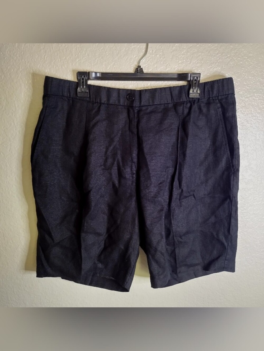 Eileen Fisher Black Tailored Linen-Blend Shorts
